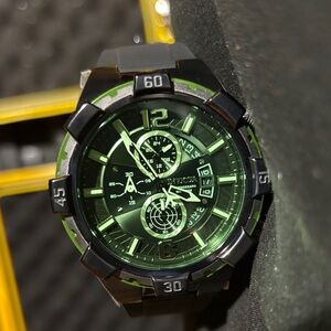 Invicta Aviator 30408 – 50.5 mm Black & Green Quartz Chronograph Watch